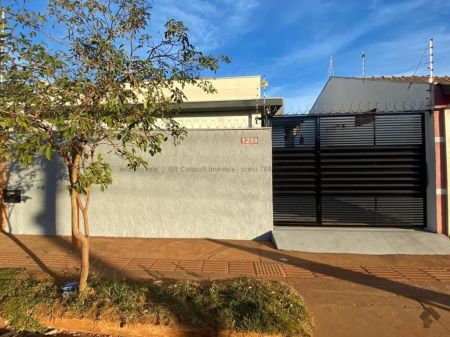 Casa-Térrea em Jardim Campo Nobre