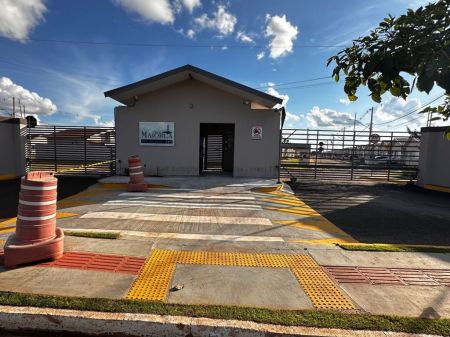 Casa-Térrea-Condomínio em Vila Nasser
