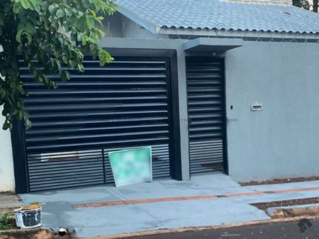 Casa-Térrea em Aero Rancho