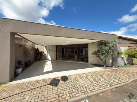 Casa-Térrea-Condomínio em Tiradentes
