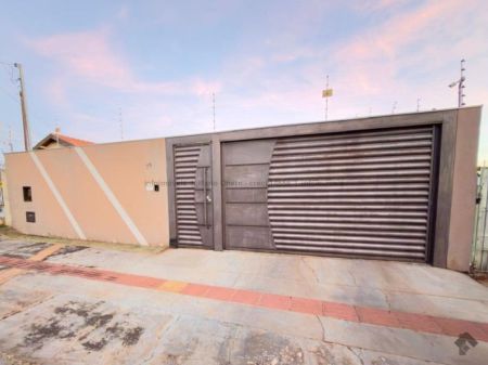 Casa-Térrea em Vila Serradinho
