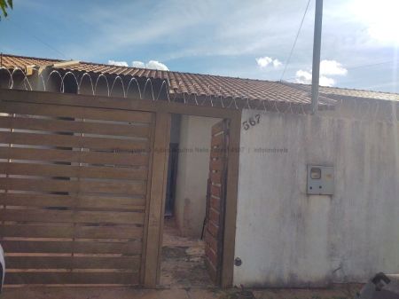 Casa-Térrea em Jardim Noroeste