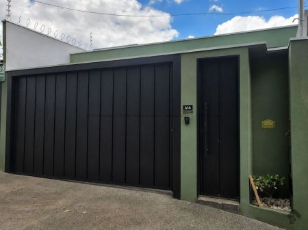 Casa-Térrea em Jardim Seminário