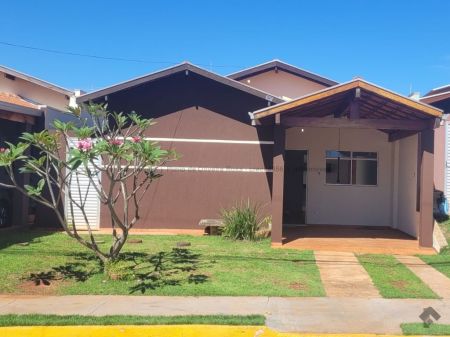 Casa-Térrea-Condomínio em Vila Marli
