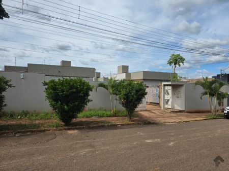 Casa-Térrea-Condomínio em Universitário