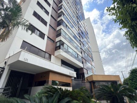 Apartamento em Royal Park