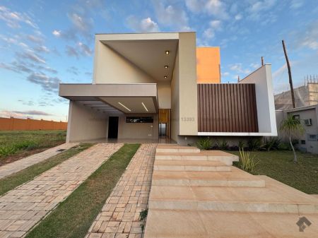 Casa-Térrea-Condomínio em Residencial Alphaville III