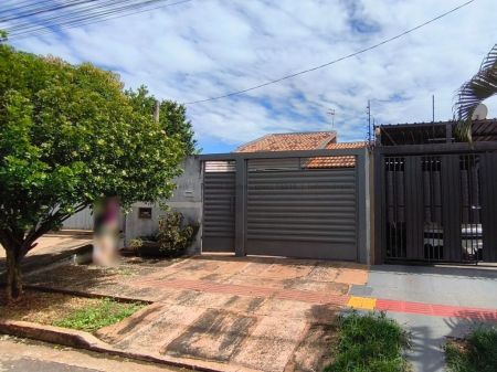 Casa-Térrea em Jardim Anache