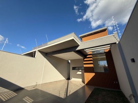 Casa-Térrea em Rita Vieira