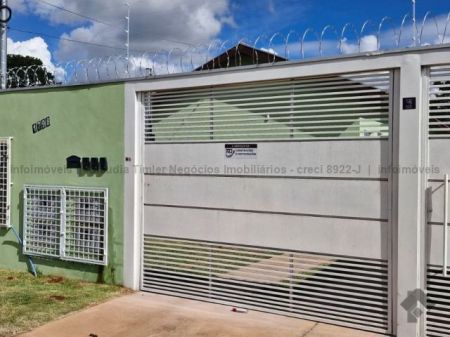 Casa de Vila em Jardim Montevidéu