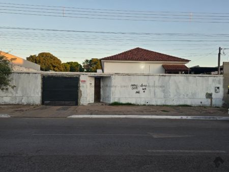 Casa-Térrea em Centro