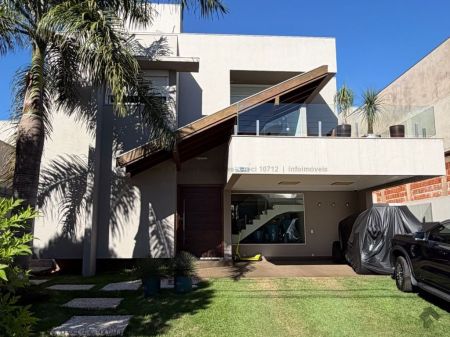 Sobrado-Condomínio em Residencial Alphaville