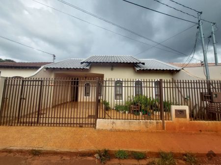Casa-Térrea em Lar do Trabalhador