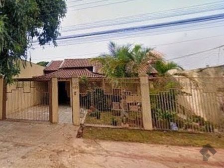 Casa-Térrea em Cruzeiro