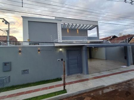 Casa-Térrea em Vila Vilas Boas