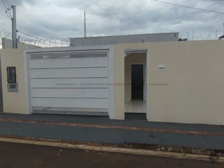 Casa-Térrea em Vila Margarida