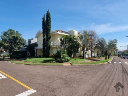 Sobrado-Condomínio em Residencial Alphaville