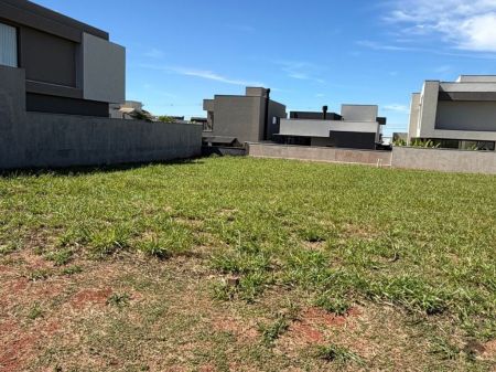 Terreno-Condomínio em Residencial Alphaville IV