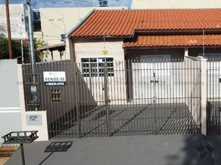 Casa-Térrea em Jardim Vila Kellen