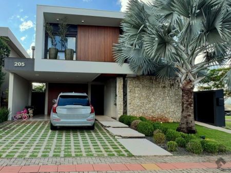 Sobrado-Condomínio em Residencial Alphaville III