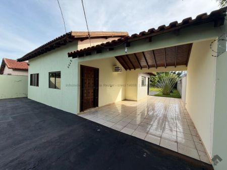 Casa-Térrea em Jardim Maracanã