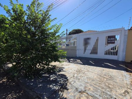 Casa-Térrea em Monte Castelo