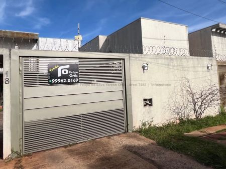 Casa-Térrea-Condomínio em Jardim Presidente