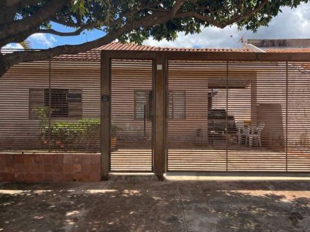 Casa-Térrea em Vila Santa Luzia