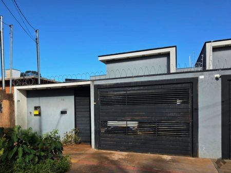 Casa-Térrea em Rita Vieira