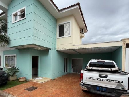 Sobrado-Condomínio em Jardim Bela Vista