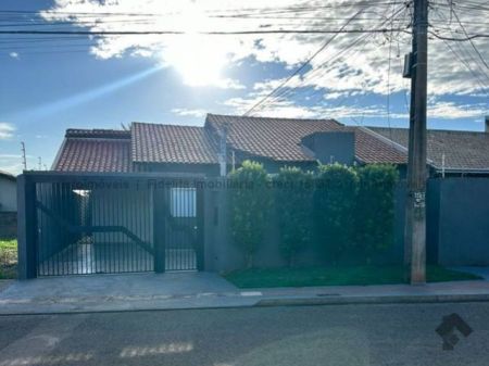 Casa-Térrea em Monte Castelo