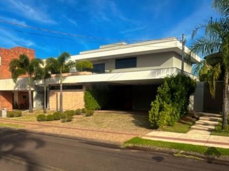 Sobrado-Condomínio em Pq. Residencial Damha II