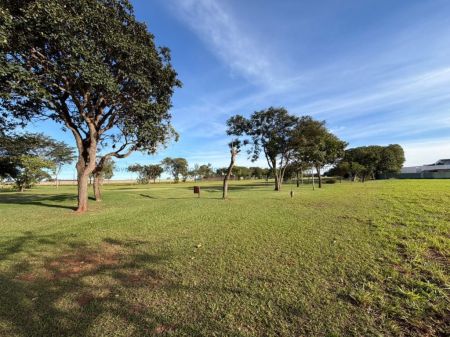 Terreno-Condomínio em Terras do Golfe