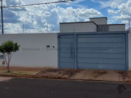 Casa-Térrea em Vila Santa Luzia