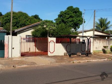 Casa-Térrea em Aero Rancho