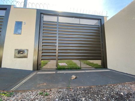 Casa-Térrea em Jardim Campo Alto