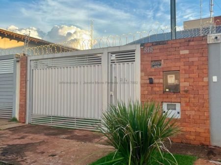 Casa-Térrea em Vila Vilas Boas