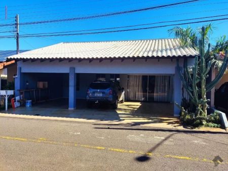 Casa-Térrea-Condomínio em Coophamat