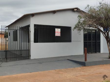 Casa-Térrea em Jardim Noroeste