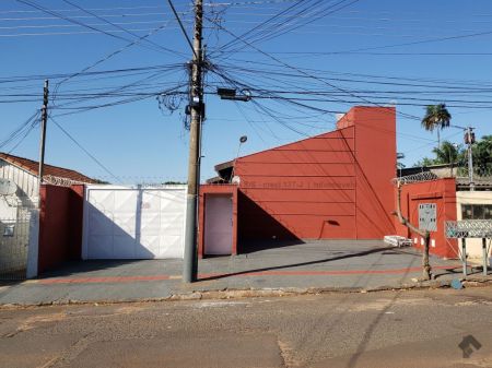 Casa-Térrea-Condomínio em Taquarussú