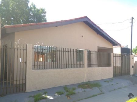 Casa-Térrea em Jardim Anache