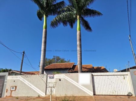 Casa-Térrea em Vila São Jorge da Lagoa