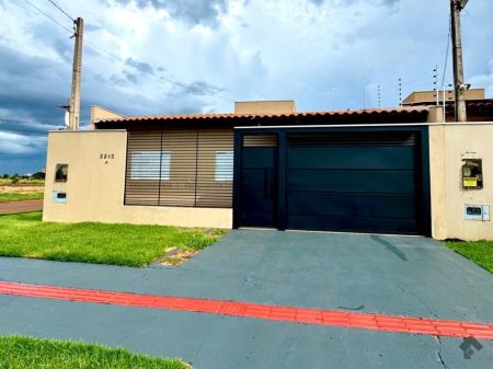 Casa-Térrea em Cj. Res. Monte Carlo