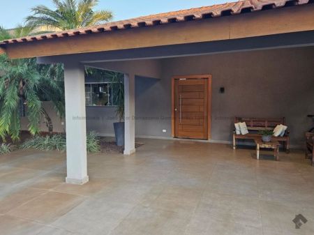 Casa-Térrea-Condomínio em Coophamat