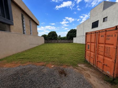 Terreno-Condomínio em Residencial Alphaville