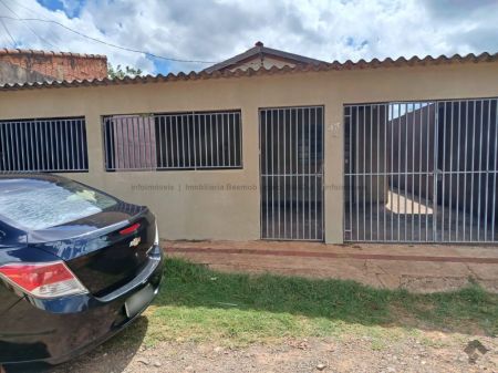 Casa-Térrea em Jardim Botafogo
