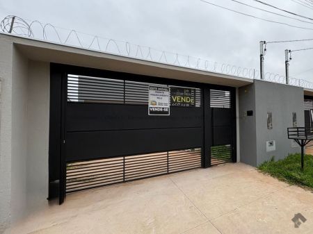 Casa-Térrea em Jardim Veraneio