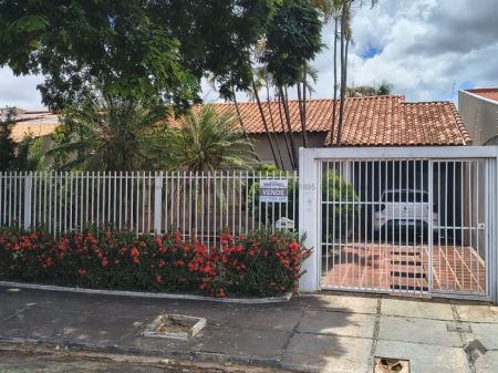 Casa-Térrea em Jardim São Bento