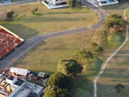 Terreno-Condomínio em Terras do Golfe