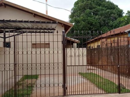 Casa de Vila em Aero Rancho